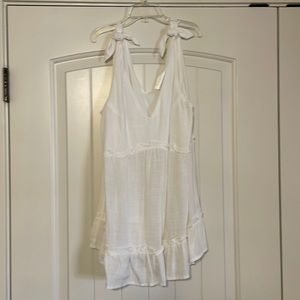 NWOT Joelle + Co White Tie-Knot Tank Size Small